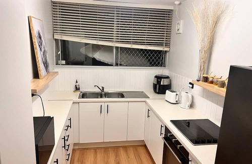 Maylands Apartment | Entire Apartment next to Lake and Swan River - Green Oasis near the City