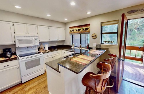 McCall House | River View Retreat on Payette River