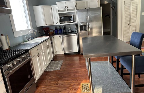 Lake Charles House | Large Dogs welcome with large fenced in yard
