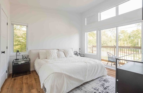 Saint-Gabriel-de-Brandon House | Huge modern chalet with spa and lake access