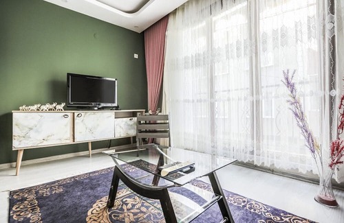 Kucukcekmece Apartment | Flat Close to Shopping Malls in Kucukcekmece