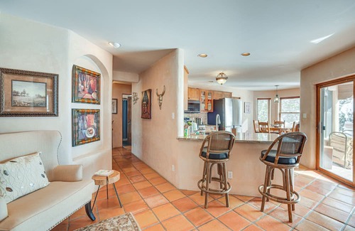 Canoncito House | Pet-Friendly Santa Fe Home w/ Balcony Near Trails!