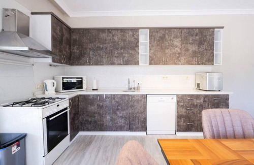 Avlana House | Greenery Home with Shared Pool in Marmaris
