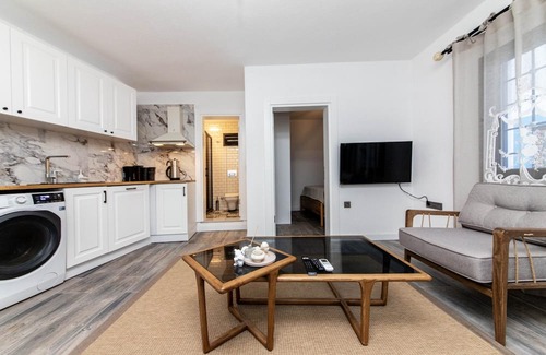 Bodrum City Center Apartment | Cozy Seaside Paradise 3 min to Beaches in Bodrum