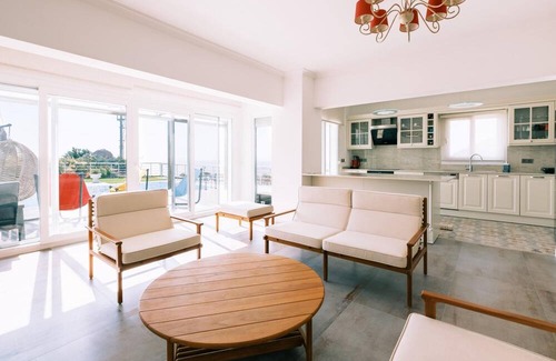 Gundogan Villa | Chic Villa w Patio Pool 3 min to Beach in Bodrum