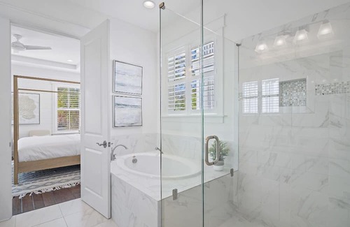 Santa Rosa Beach House | Savannah's Landing – Private Heated Saltwater Pool & Spa, FREE 8-Seater Golf Cart, 6 bikes and Pool Heat, EV Charging Port & XL Bunk Room!