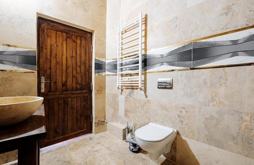 Uchisar House | Elegant Room in Cappadocia Tughan Stone House