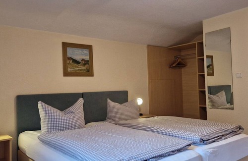 Tannheim Cottage | Doppelzimmer 7 - Gasthaus Pension Bergheim