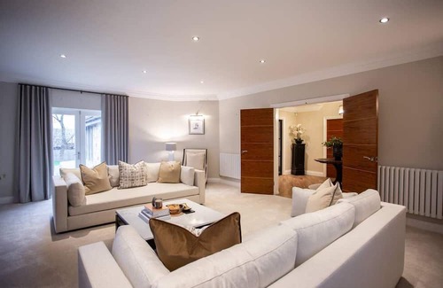 Crawcrook House | Welcome to our 5-bed, pool haven in the heart of Medburn Village, Newcastle