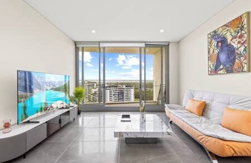 Lidcombe Apartment | Top floor Apt right next to Accor Stadium