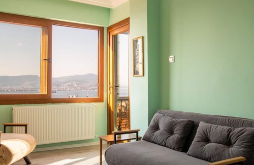 Konak Apartment | Flat with Great View and Central Location in Konak
