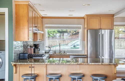 East Lake Hills House | Stellar Bellevue 4BR w/Parking, nr Lake + Hiking, by Blueground