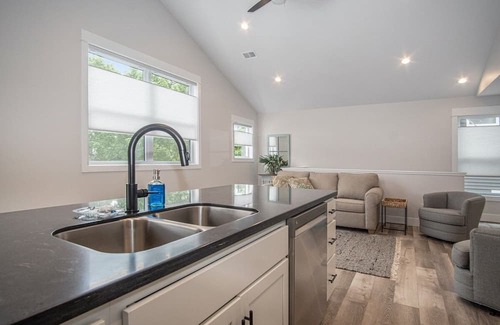 Nelson House | Stylish Retreat Steps from the Downtown Scene