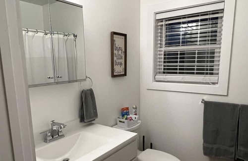 North East Apartment | Vines and Lines. Entire Guest Suite in PA Wine Country.
