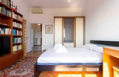 San Marco Apartment | Apartment in Milan with 2 bedrooms sleeps 4