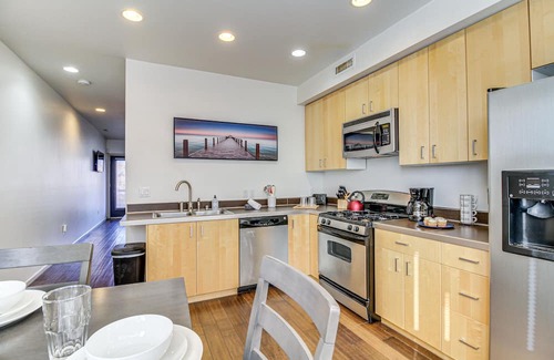 Raynolds Addition House | Albuquerque Townhome w/ Rooftop Deck & Gas Grill!