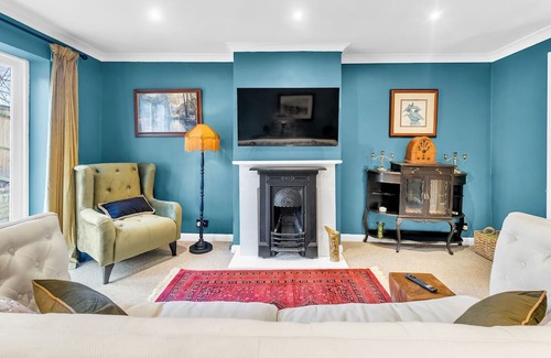 Redhill House | Character house in Reigate with a rooftop terrace