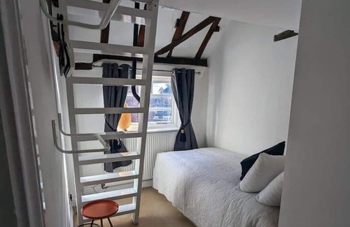 Ribbesford House | Zeppelin House - Riverside 18th Century Townhouse