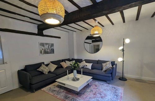 Ribbesford House | Zeppelin House - Riverside 18th Century Townhouse