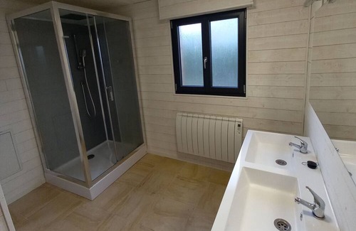 Besse-en-Chandesse Ski Chalet | Chalet 6 Personnes a la Montagne a 3 mn de Besse en Auvergne