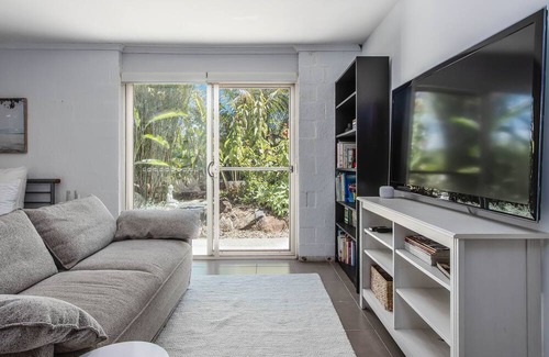 Pottsville Apartment | Escape to your own tropical oasis with this stunning retreat-style home boasting 4 large bedrooms, all with fans and robes, and 3 bathrooms.