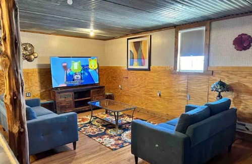 Alpine Cabin | Lazy Bear Cabin, located only 19 miles from Big Bend National Park Entrance!