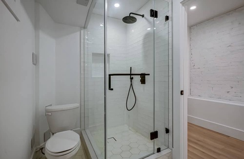 Parkdale Apartment | New modern space in Queen West