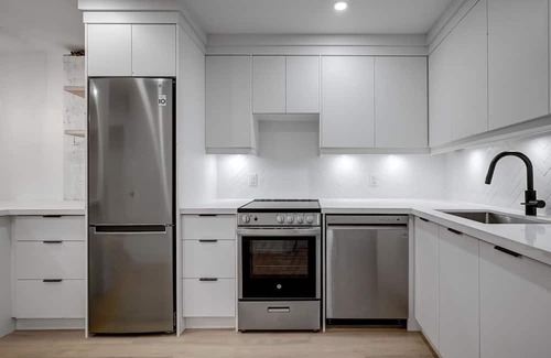 Parkdale Apartment | New modern space in Queen West