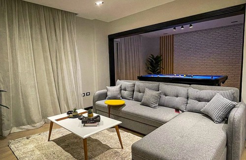 Oula Apartment | Luxury apt w/pool table