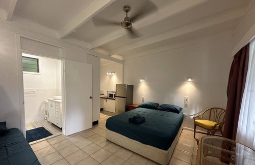 Nelly Bay Apartment | Magnetic Island Resort Studio - Relax, sun, swim, fish, beach and lovely gardens