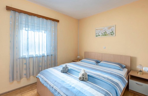 Buzdohanj House | Welcome to this bright and family-friendly vacation home in Cavle.