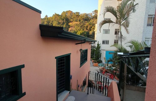 Serra Negra Apartment | Villa Ida, Suíte 02 c/Sala e Copa p/4 Pessoas