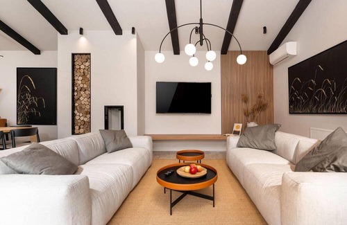 Kadumi House | Villa Pedena, modern villa for 8 guests with pool and wellness only 6 km from the town of Porec and