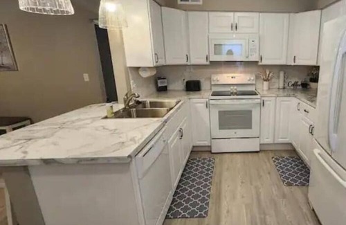 Council Bluffs House | Quiet country setting in town.