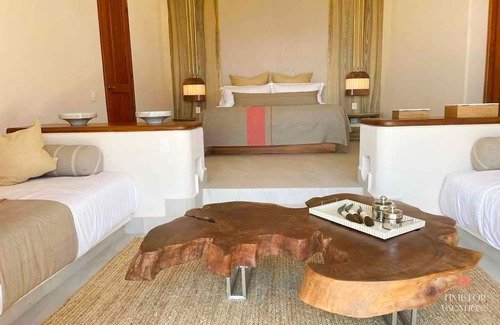 Ixtapa House | NEW Luxe Oceanview Villa, Private Beach, Pool, BBQ