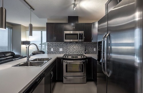 Victoria Park Condo | 5 min->Saddledome