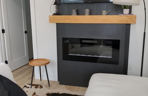 West 1st Street Cottage | Retreat, Relax, Roam in downtown Ft. Myers, Florida. Cozy Unit for two!