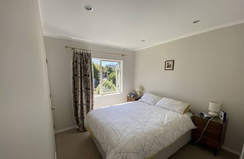 Waimarama House | Soak up the sun and enjoy the beach, this family beachhouse is ready for you!
