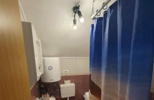 Cove Parja Apartment | Two bedroom apartment with terrace Knin, Zagora (A-21851-a)
