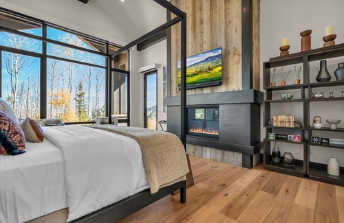 Park City House | Private Heated Pool, Ski in Ski out, Hot Tub