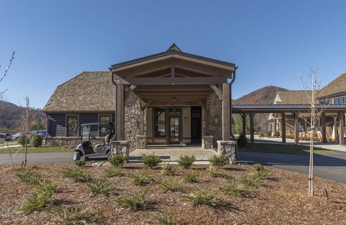 Canton House | Tree House 5 at Springdale: Resort Home with Golf and Pool Access!