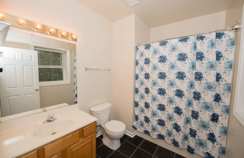 Chesapeake Ranch Estates-Drum Point Apartment | Cozy Lakeside Studio Retreat steps away from the beach