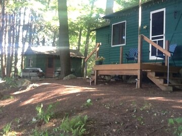 Minden Hills House | cozy old fashioned cottage in the heart of beautiful Haliburton Highlands in Minden Hills