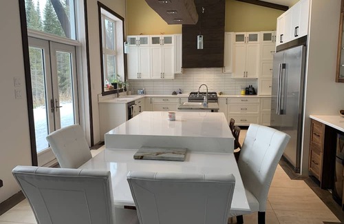 Kenora House | Handicap-accessible Lakefront retreat for the whole family. Enjoy Lake Life!