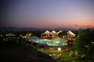 Santomato Apartment | Studio "Farm CASALBOSCO" an ancient medieval village in the countryside