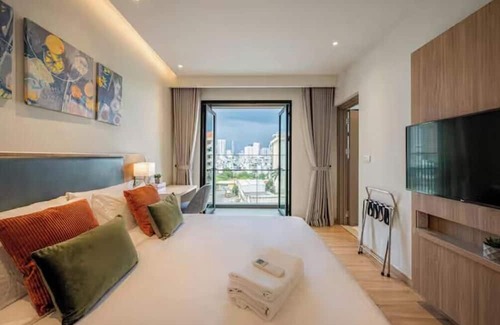 Bouvet Island Apartment | Heart of Saigon: 3BR4bed Chic Apt, Free Pool