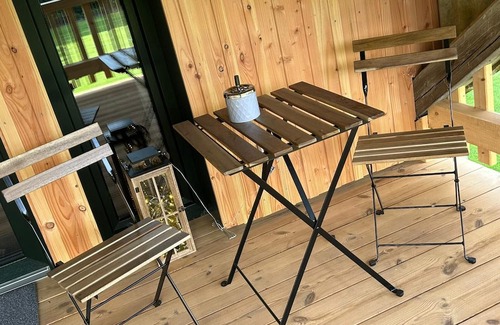 Krummendeich Apartment | Dyke love - Modern apartment on the Hundegutshof, ideal for a vacation with your dog