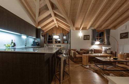 Mareo Apartment | Apartment 'Mountainlodge Luxalpine San Vigilio' with Mountain View, Shared Garden and Wi-Fi