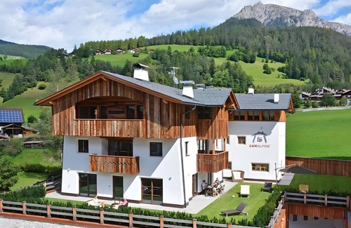 Mareo Apartment | Apartment 'Mountainlodge Luxalpine San Vigilio' with Mountain View, Shared Garden and Wi-Fi