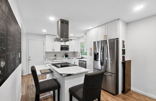 Woodbridge House | NEW! Spacious Getaway Near DC & Potomac River